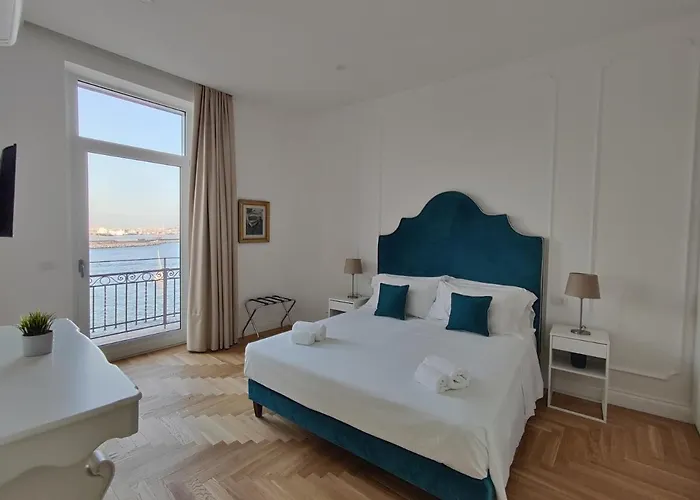 Santa Lucia Luxury * نابولي